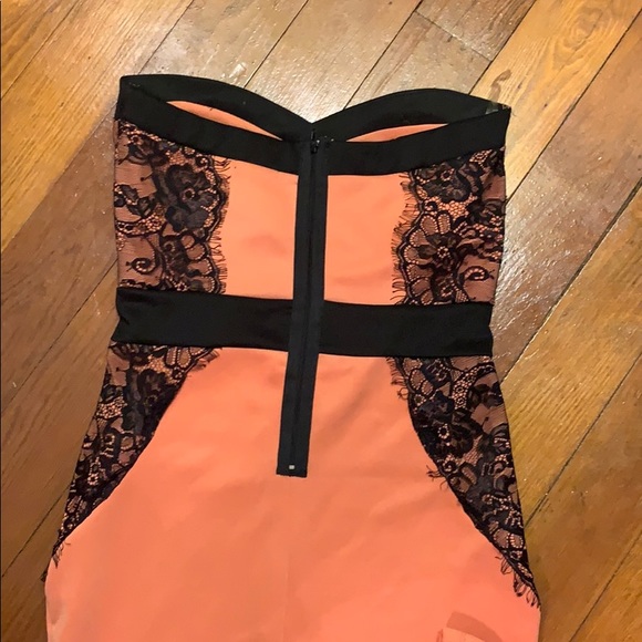 Coral black lace strapless dress - Picture 3 of 3